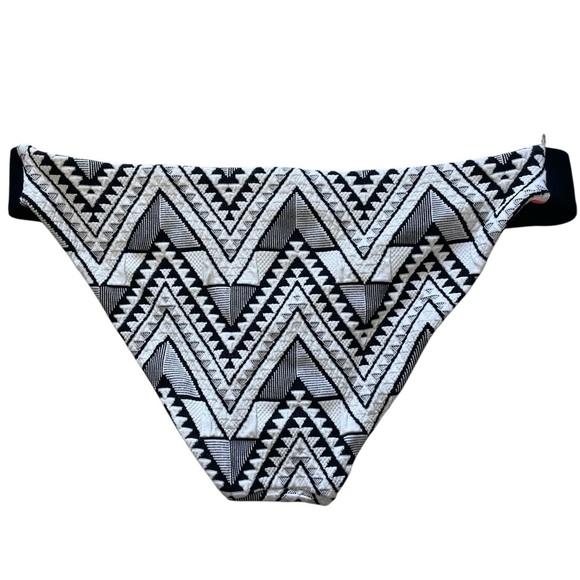 NEW Maaji Geometric Reversible Bikini Bottom - Picture 6 of 11